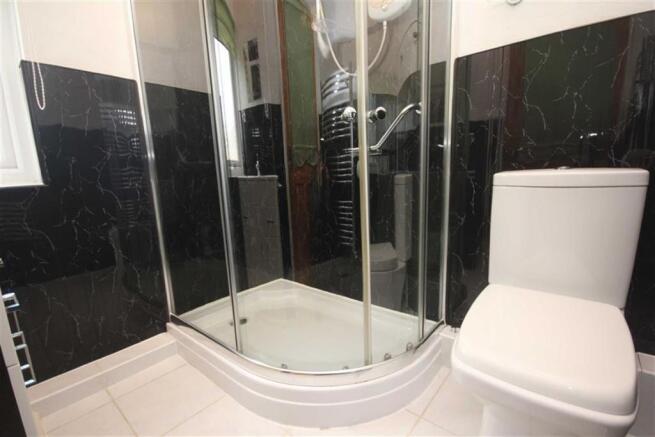 SHOWER ROOM/WC