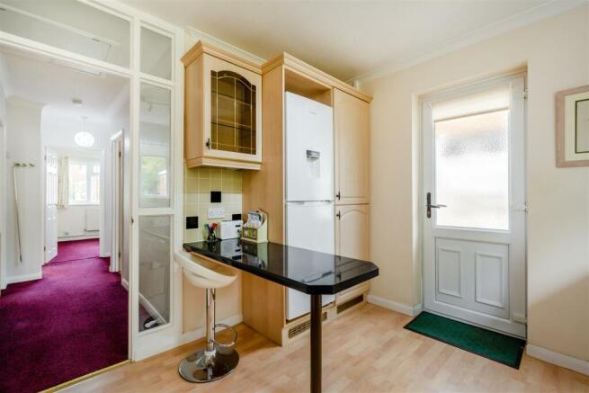 8553573-interior07.jpg