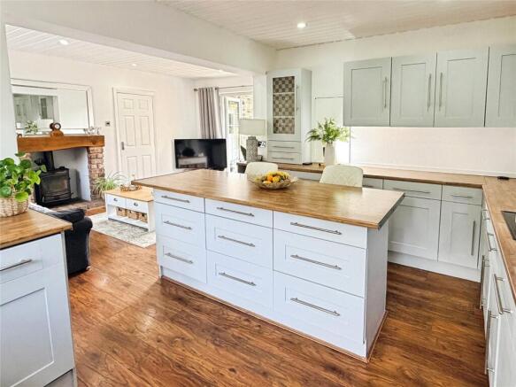 2 bed Bungalow for sale Image 11
