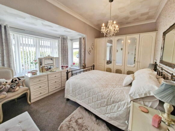 2 bed Terraced Bungalow for sale Image 12