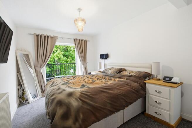 Semi-Detached for sale Image 12