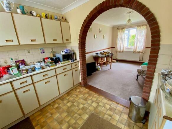 KITCHEN DINER.jpg