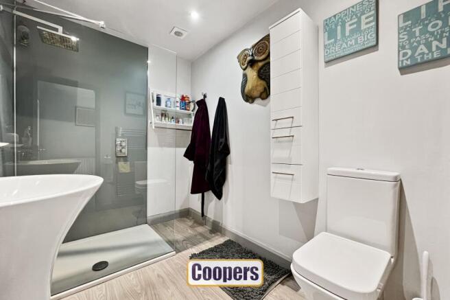 Annexe Shower Room