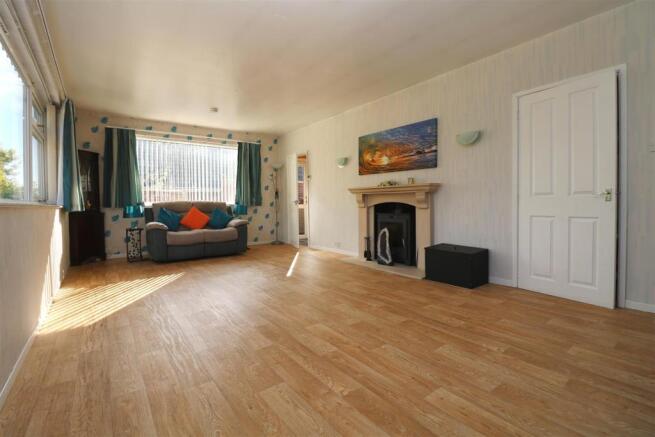 Lounge / Dining Room
