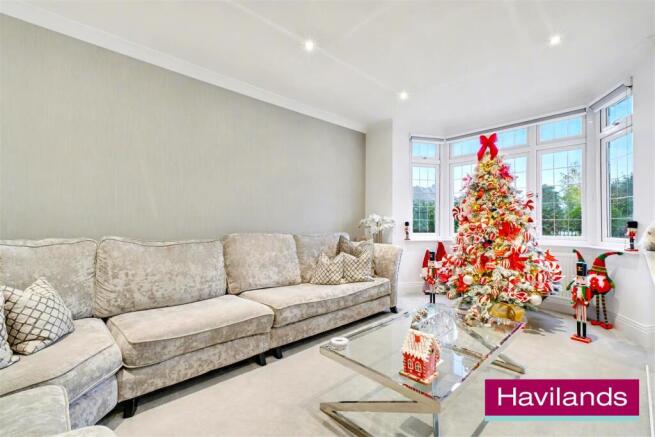 Cranleigh Gardens N21 1DR-13.jpg