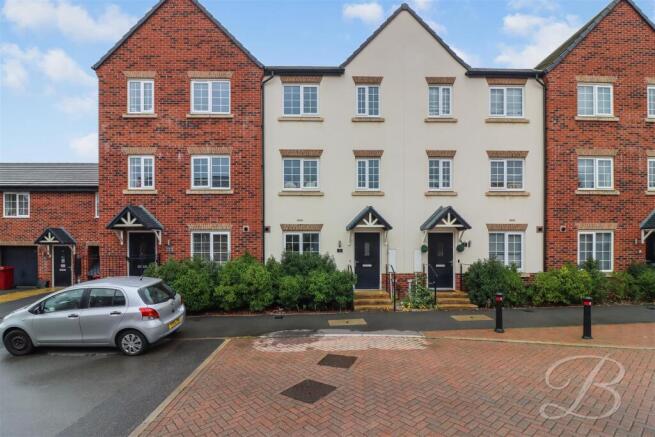 4-bed house on Milford Drive, Wingerworth, Chesterfield, £75,000
