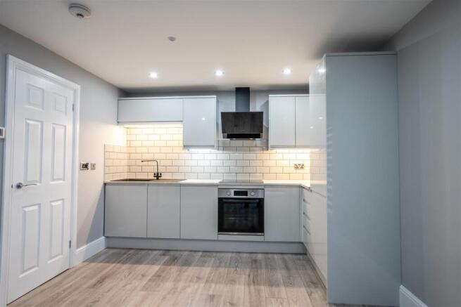 2 bed Mews to rent Image 4