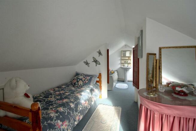 Bedroom area / Dressing room