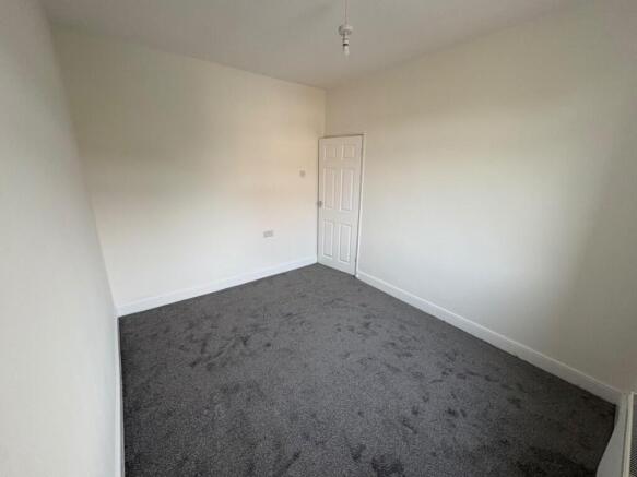 3 bed Terraced to rent Image 6
