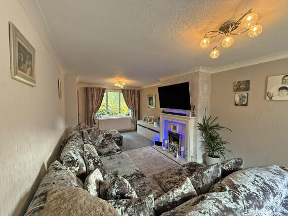 4 bed Detached for sale Image 5
