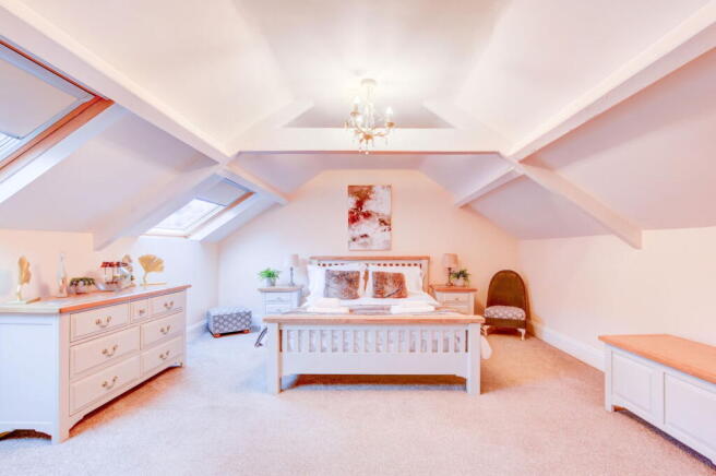 4 bed Terraced for sale Image 12