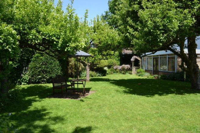 Rear Garden al...