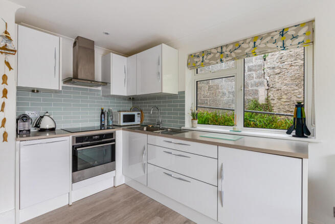 Flat 3, Whiteladies, New Road, Stoke Fleming, Dartmouth, Devon photo 4
