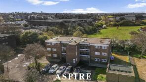 4, Purley Way, Westcliff-on-sea SS0 0JY