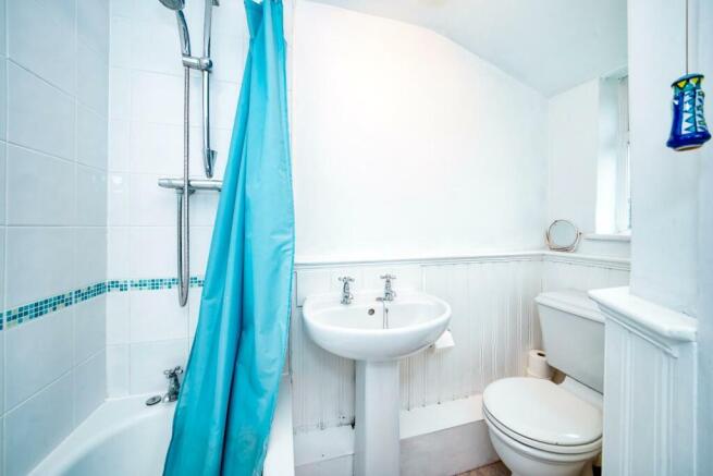 1.10 - bathroom.jpeg