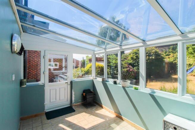 3 bed Semi-Detached for sale Image 5