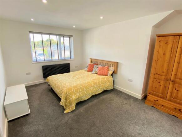 21 East Road Bedroom 1