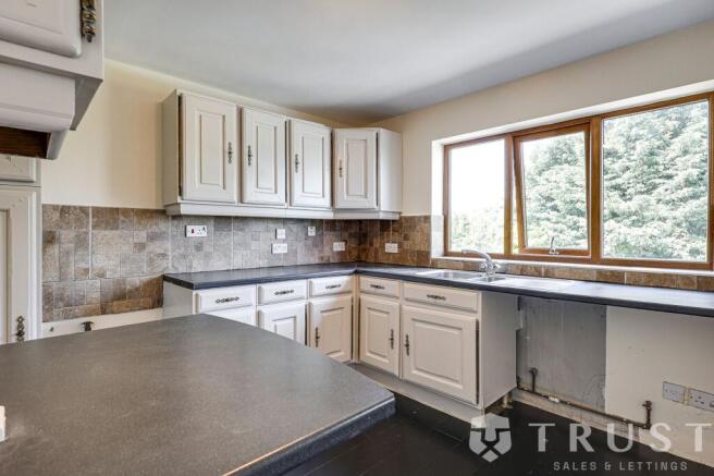 3 bed Terraced to rent Image 6