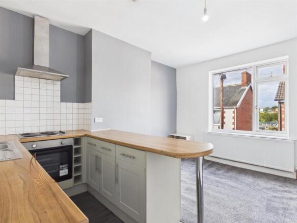 2 bed Flat for sale Image 12
