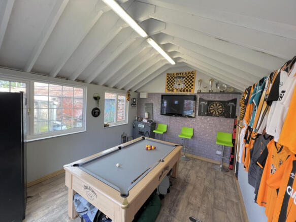 3 bed Terraced for sale Image 9