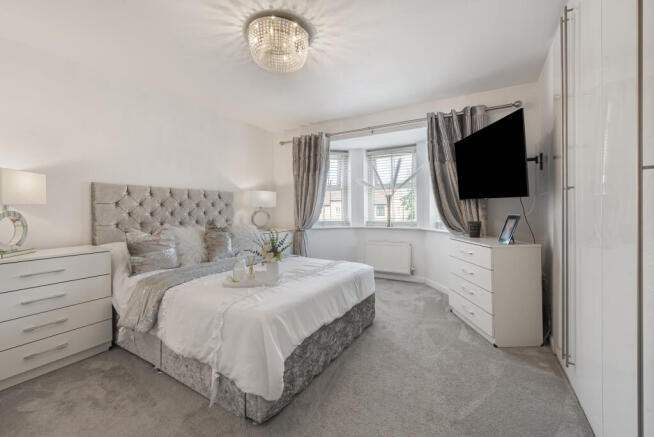 5 bed Detached for sale Image 11