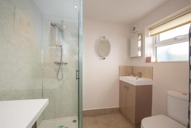 7 Winterbourne Close-27.jpg
