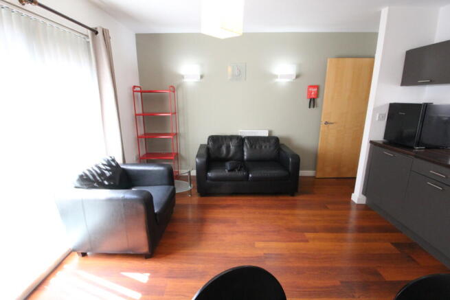 1 bed Apartment to rent Image 8