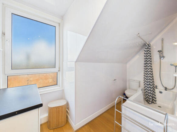 2 bed Apartment for sale Image 12