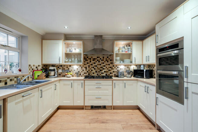 House in Epsom - View 5
