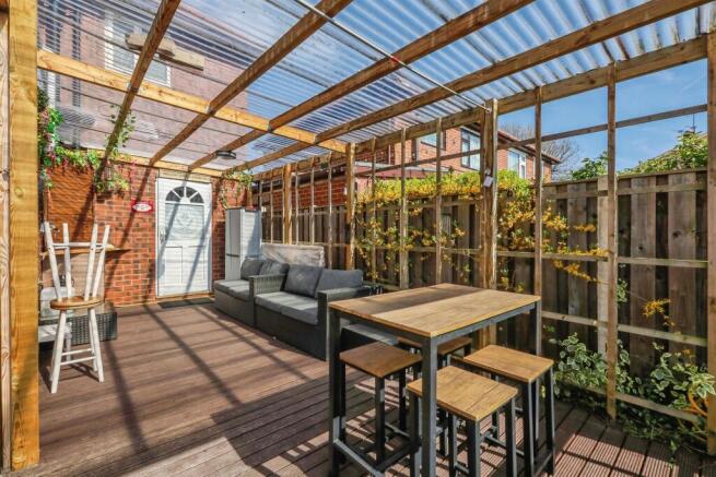 4 bed Semi-Detached for sale Image 8