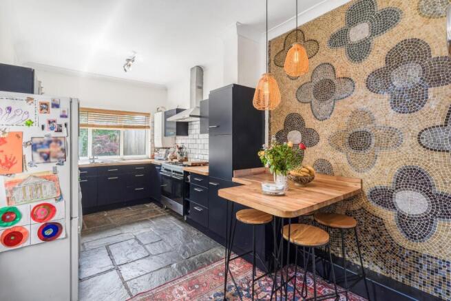 5 bed Terraced for sale Image 4