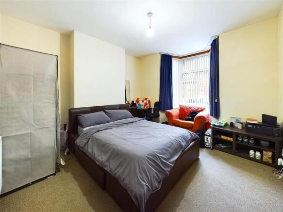 3 bed Terraced for sale Image 8