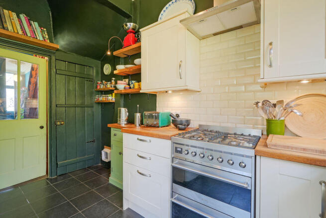 3 bed Semi-Detached for sale Image 12