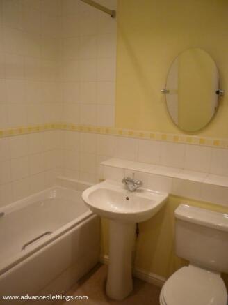 FAMILY BATHROOM