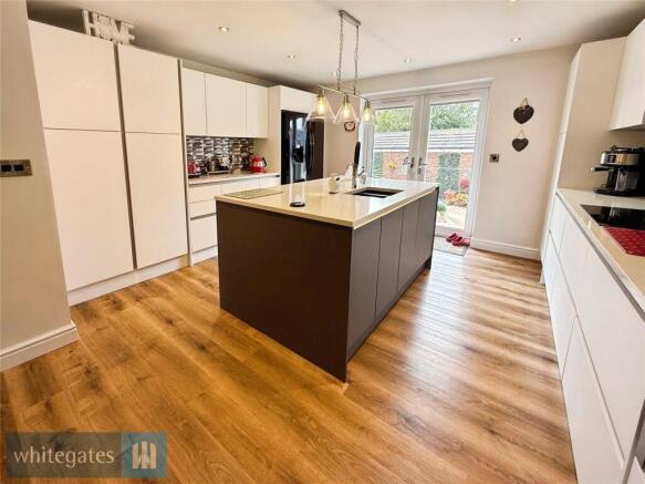 2 bed Detached for sale Image 6