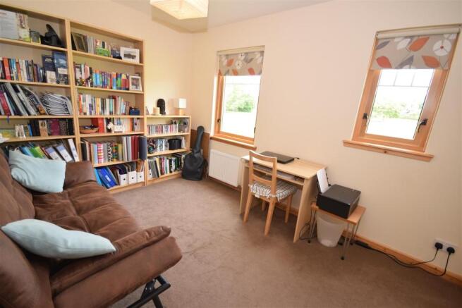 Bedroom 2.JPG