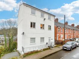 Flat 1, 1, Farningham Road, Caterham CR3 6LL