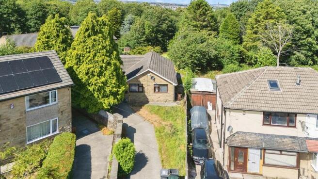 4 bed Detached Bungalow for sale Image 12