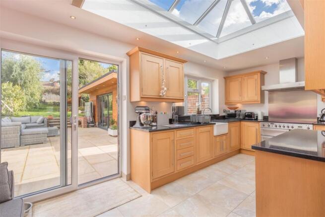 KITCHEN.jpg