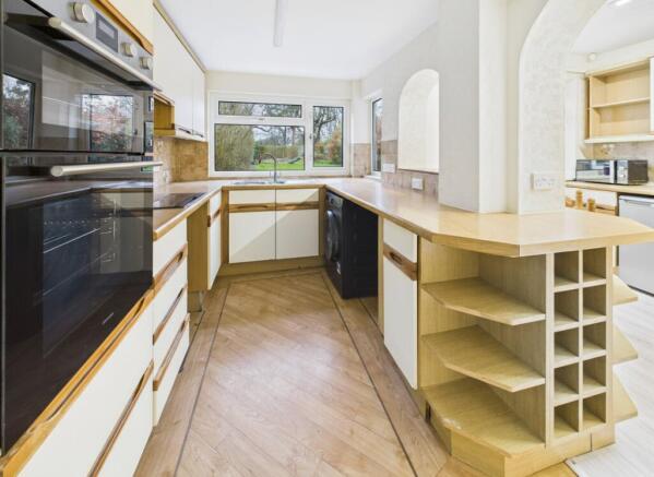 cam01698g0pr0120still010001