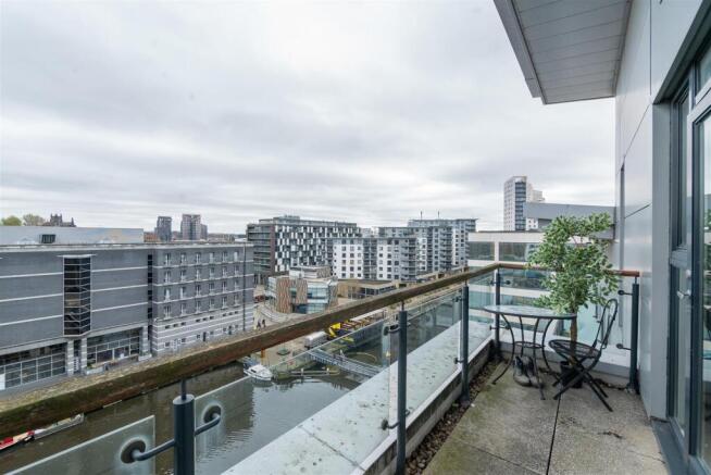 2 bed Penthouse for sale Image 9