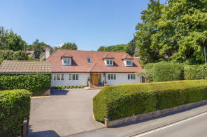 11, High Road, Hertford SG14 2PS