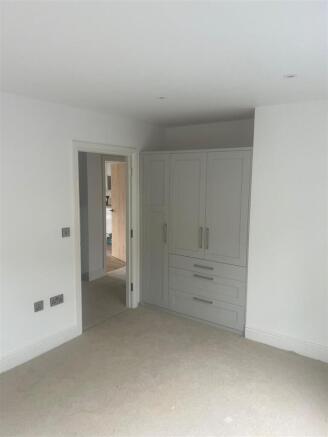 2 bed Apartment for sale Image 5