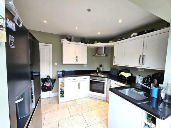 KITCHEN/CONSERVATORY
