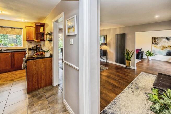 3 bed Detached for sale Image 6