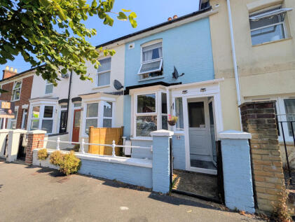 Victoria Road, Cowes, PO31