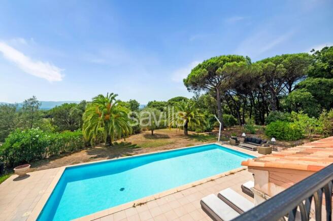 Buy villa with large garden French Riviera