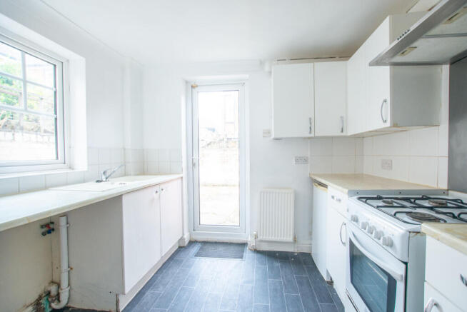 2 bed End of Terrace to rent Image 5