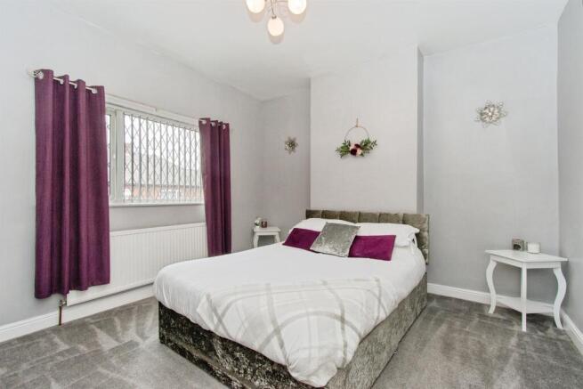 3 bed Terraced for sale Image 9