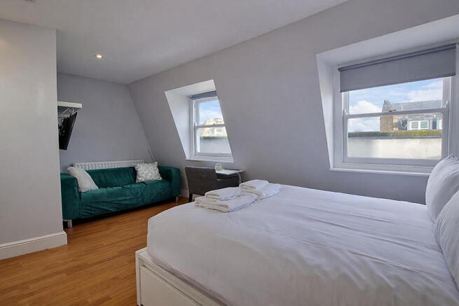 154 Battersea High Street , Battersea Park, London, SW11 3JR photo 4